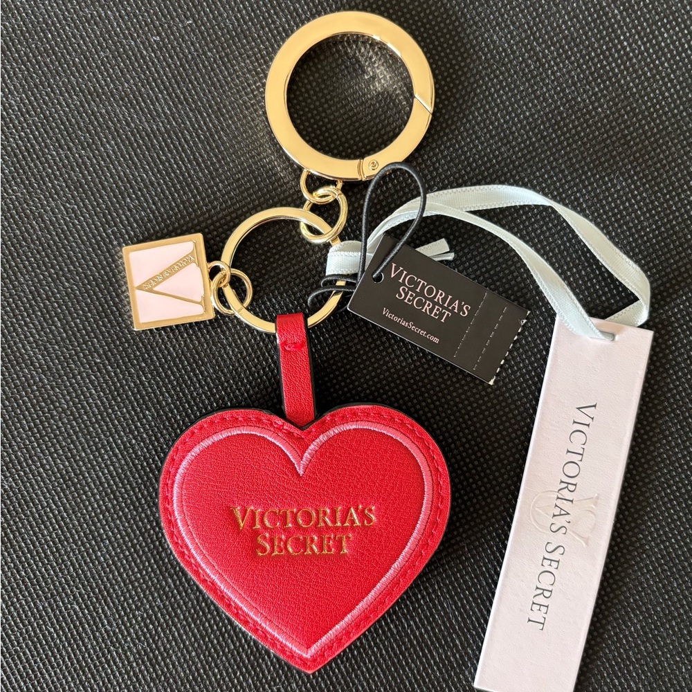 Victoria’s Secret | Signature Terry Heart Keychain Charm